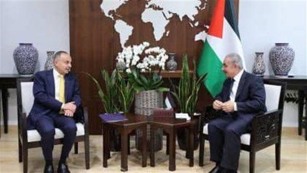 سفير مصر في رام الله يسلم رئيس وزراء فلسطين دعوة رسمية لزيارة القاهرة