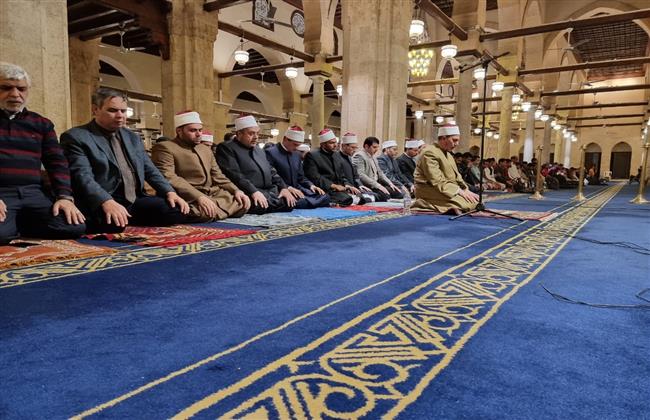 الجامع الأزهر كامل العدد في العشاء والتراويح بآلاف المصلين من مصر وقارات العالم
