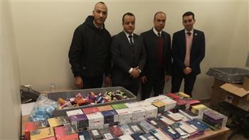 ضبط محاولة تهريب 100 هاتف محمول وسجائر إلكترونية بمطار القاهرة