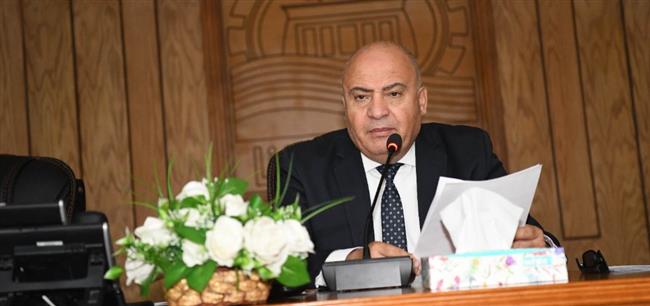 "الداودي" يوجه بتنفيذ قرارات رئيس الوزراء بشأن توفير الطاقة بقنا