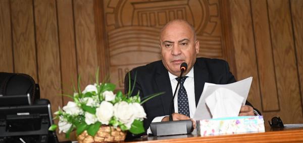 "الداودي" يوجه بتنفيذ قرارات رئيس الوزراء بشأن توفير الطاقة بقنا