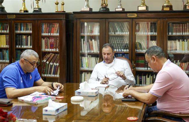 الخطيب يضع النقاط فوق الحروف مع المدير الفني للكرة الطائرة «رجال»