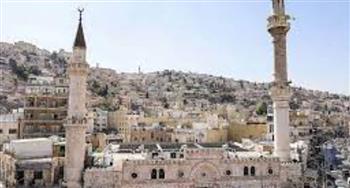    «المسجد الحسيني» بوسط الأردن يتلألأ بروحانيات شهر رمضان الكريم 