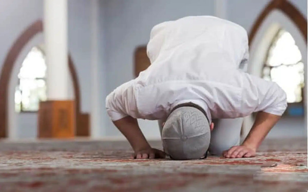 إنفوجراف..«الإفتاء» توضح 6 أشياء يجب الحرص عليها عند القيام للصلاة