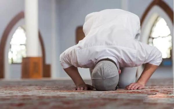 إنفوجراف..«الإفتاء» توضح 6 أشياء يجب الحرص عليها عند القيام للصلاة
