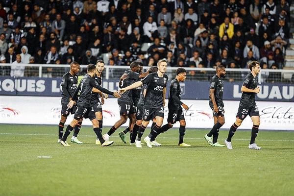 تعادل أوكسير مع ليل في الدوري الفرنسي