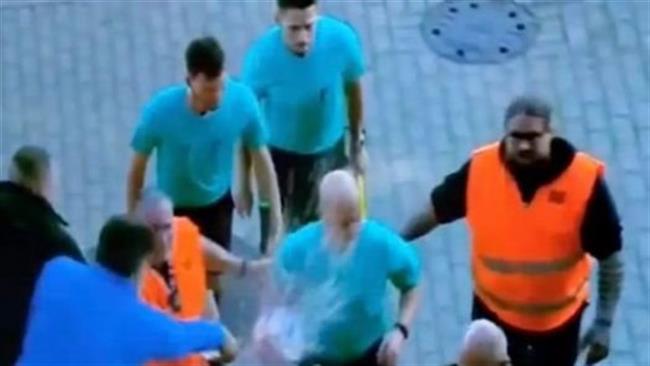 إلغاء مباراة في ألمانيا بعد قيام الجماهير بضرب الحكم بالبيرة