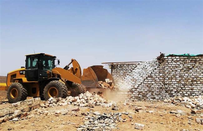 أسيوط تزيل 15 حالة تعد على الأراضي الزراعية وأملاك الدولة خلال إجازة عيد الفطر
