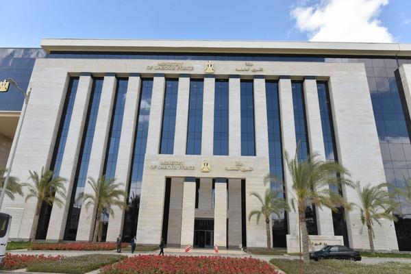 «القوى العاملة»: تحويل القائمة 123 من مستحقات 53 عاملًا مصريًا غادروا الأردن نهائيًا