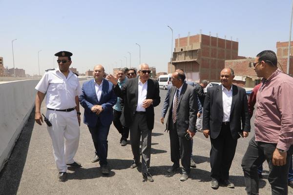 محافظ الجيزة يتفقد نسب التنفيذ بالمشروعات القومية علي أرض المحافظة