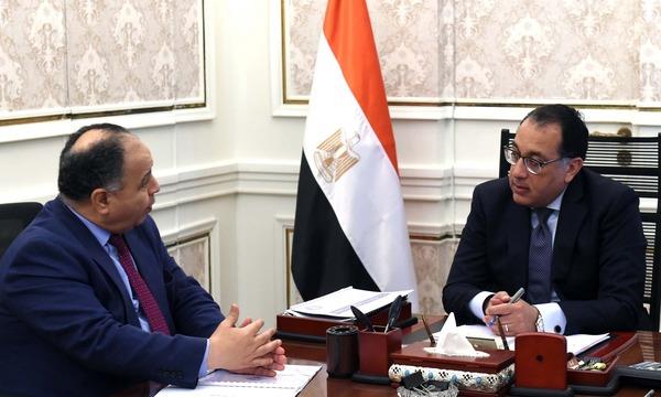 رئيس الوزراء يستعرض مع وزير المالية مستهدفات موازنة العام المالي المقبل