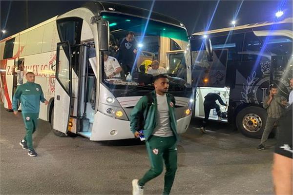 «حافلة الزمالك» تصل ستاد القاهرة لمواجهة سيراميكا كليوباترا