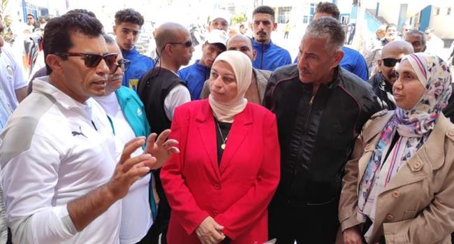 وزير الرياضة يتفقد معرض المنتجات التراثية واليدوية بشمال سيناء