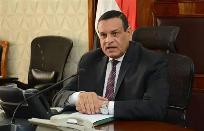 ​وزير التنمية المحلية يوجه المحافظات بإستمرار تطبيق المواعيد الصيفية لفتح وغلق المحال التجارية والمطاعم 