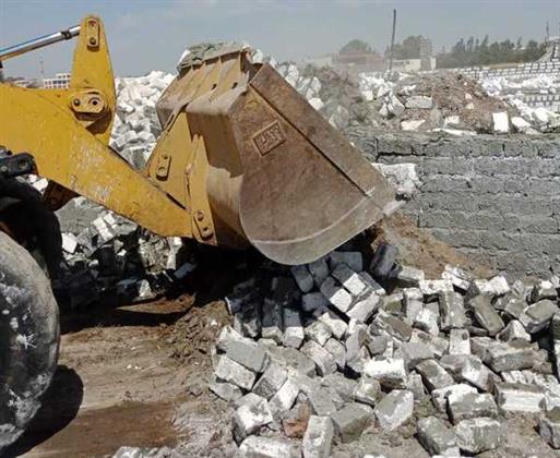 الضرب بيد من حديد والتصدي بمنتهى القوة لأي مخالفة بناء وإزالتها على الفور بالبحيرة
