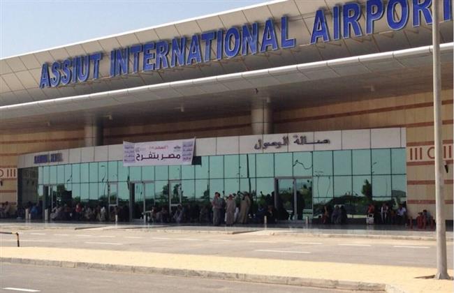 جمارك مطار أسيوط تضبط تهريب سبيكتين ذهبيتين بوزن واحد كيلو جرام