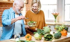   3 إرشادات للتغذية الصحية لكبار السن