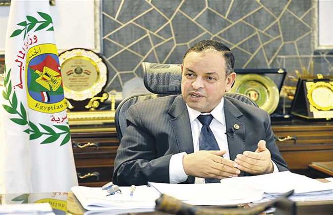 رئيس مصلحة الجمارك: تعديل ضوابط الإفراج المؤقت عن سيارات المصريين بالخارج والسياح والعابرين 