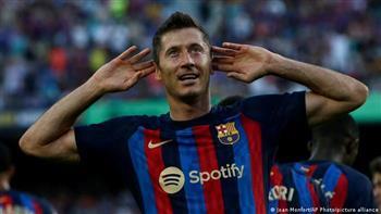 ليفاندوفسكي يقود هجوم برشلونة المنتظر أمام بيتيس