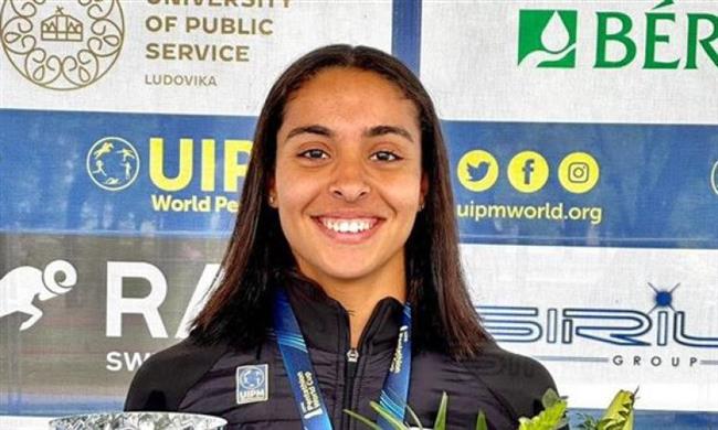 وزير الرياضة يهنئ سلمي عبدالمقصود على تتويجها ببرونزية كأس العالم للخماسي الحديث
