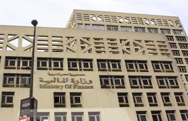 الجريدة الرسمية تنشر قرار تعجيل صرف العلاوة الدورية.. ومنحة خاصة للعاملين بشركات القطاع العام
