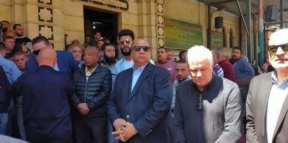 مصيلحي وزوران على رأس مشيعي جنازة مشجع الاتحاد