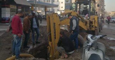إصلاح خط مياه رئيسى بقطر 8 بوصات فى ميدان الشون بالمحلة
