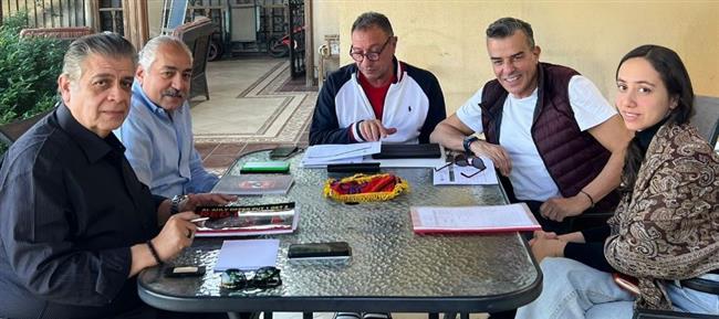 الخطيب يجتمع مع شركة الأهلي للإنتاج الإعلامي