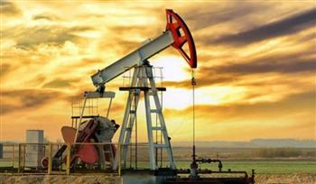   خفض إنتاج أوبك+ يرفع أسعار النفط 6.3% عند التسوية