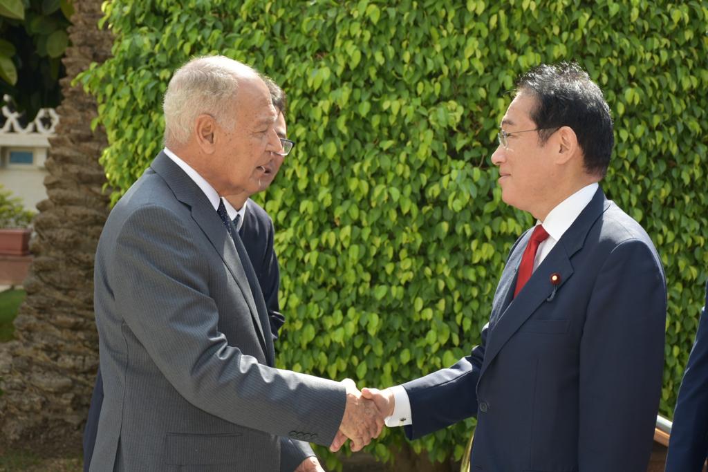 رئيس وزراء اليابان: اتفقت مع أبو الغيط على عقد الحوار السياسي العربي الياباني الثالث في سبتمبر القادم