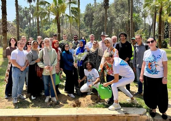 في ذكرى عيد النصر..  غرس 6 شجرات روسية في أرض مصر الطيبة