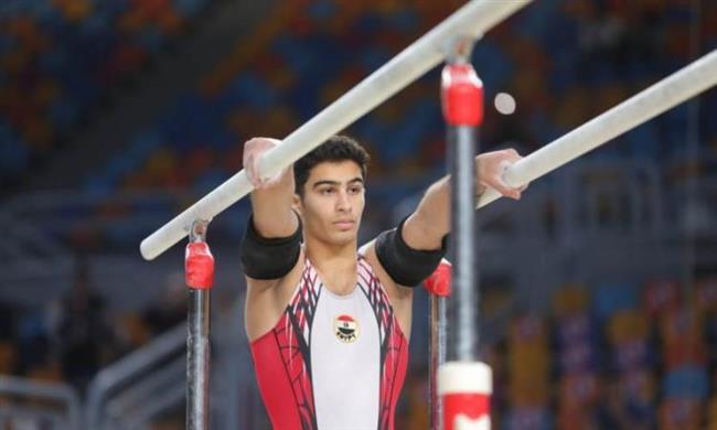 وزير الرياضة يهنئ محمد عفيفي بتتويجه بفضية بطولة كأس العالم للجمباز 