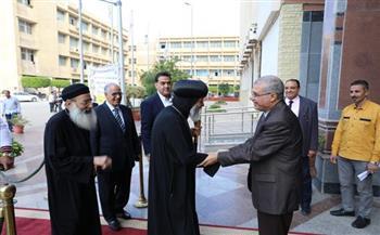 رئيس جامعة الزقازيق يستقبل أسقف الزقازيق ومنيا القمح للتهنئة بعيد الفطر المبارك 