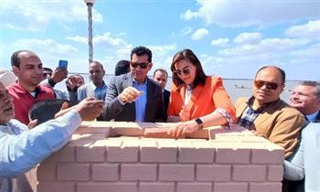 وزير الشباب ونائب محافظ البحيرة يضعان حجر الأساس للصالة المغطاة بنادي العاب دمنهور الرياضي