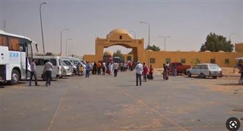 مراسل «إكسترا نيوز» بمعبر أرقين يكشف تفاصيل استمرار إجلاء المواطنين من السودان