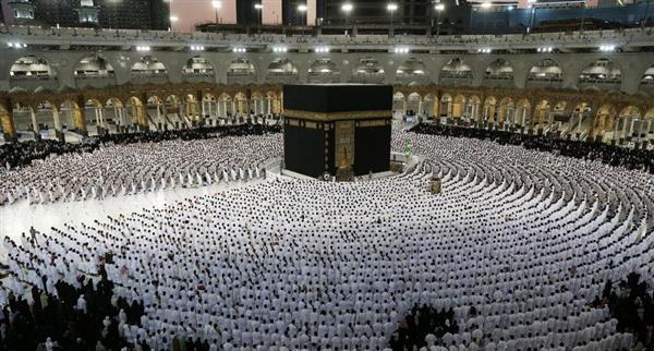بث مباشر.. لشعائر صلاة العشاء والتراويح من الحرم المكي