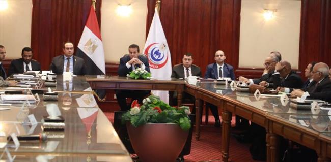 وزير الصحة يوجه المديريات بوضع ملف السكان وتنظيم الاسرة على رأس أولويات العمل