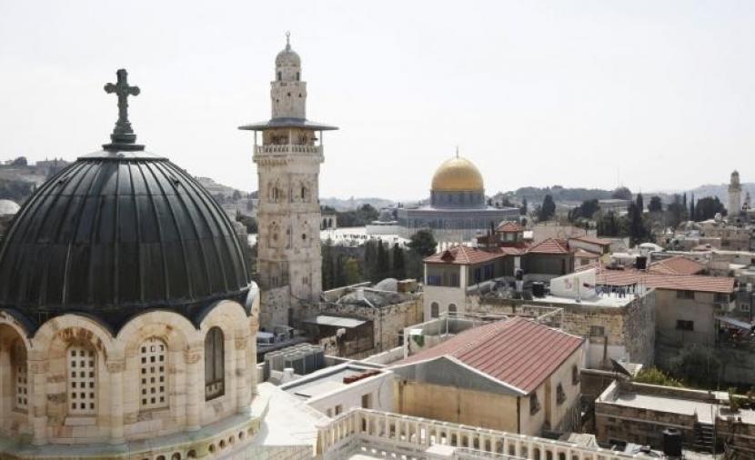اللجنة العليا لشؤون الكنائس تطالب بتوفير الحماية الدولية للشعب الفلسطيني