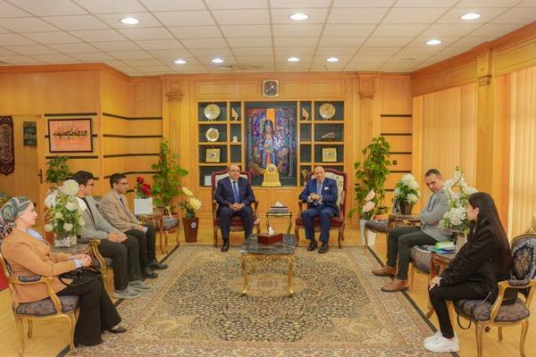 رئيس جامعة المنصورة يكرم الفريق الممثل لمصر فى المسابقة الدولية لهواوي لتكنولوجيا المعلومات والاتصالات