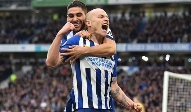 برايتون يفوز على بورنموث 2-0 في الدوري الانجليزي ليقترب من دوري أبطال أوروبا 