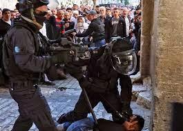   مواجهات بين المصلين في القدس والشرطة الإسرائيلية ووقوع إصابات 