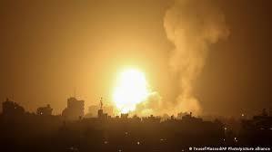   ردًا على الصواريخ .. غارات إسرائيلية جوية على غزة
