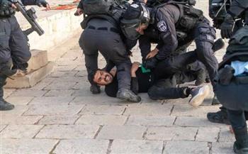   شاهد.. قوات الاحتلال الإسرائيلي تقتحم الأقصى مجددا وتعتدي على المصلين بالضرب