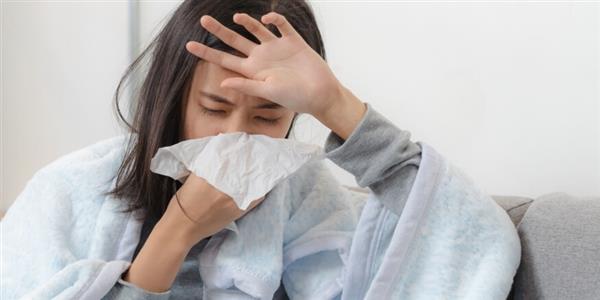 الصحة تنصح بعدم تناول المضادات الحيوية في حالات البرد والإنفلونزا