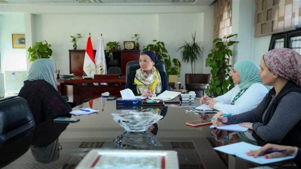 وزيرة البيئة تبحث الحصول على ترخيص معتمد لتصدير المنتجات المعاد تدويرها