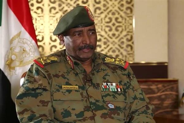 القائد العام للقوات المسلحة بالسودان يؤكد استكمال العملية السياسية