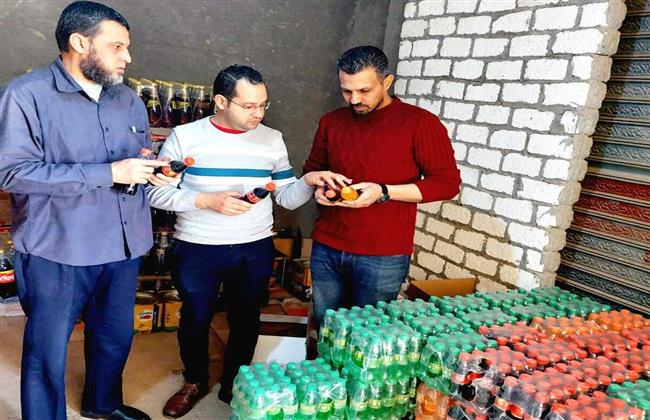 حملات تموينية على الأسواق وضبط سلع مجهولة المصدر بالبحيرة