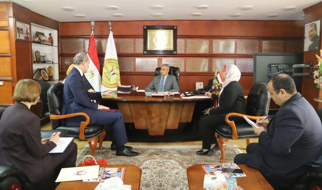وزير القوى العاملة يلتقي سفير بيلاروسيا في القاهرة