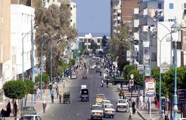 ضبط سيارة عطلت حركة المرور بالشارع في مطروح