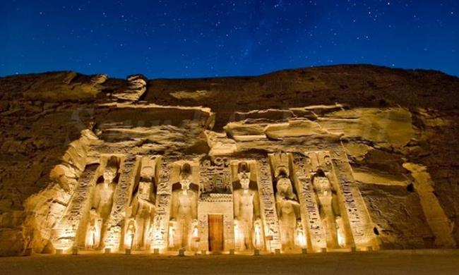 16 ألف سائح يزورون معابد أبو سمبل بجنوب أسوان خلال 3 أيام